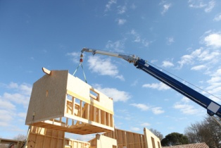 La construction d'une maison  ossature bois est plus rapide qu'une maison dite traditionnelle ? Vrai